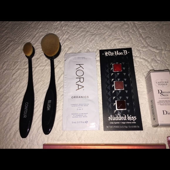 NEW Makeup Bundle - Picture 4 of 8